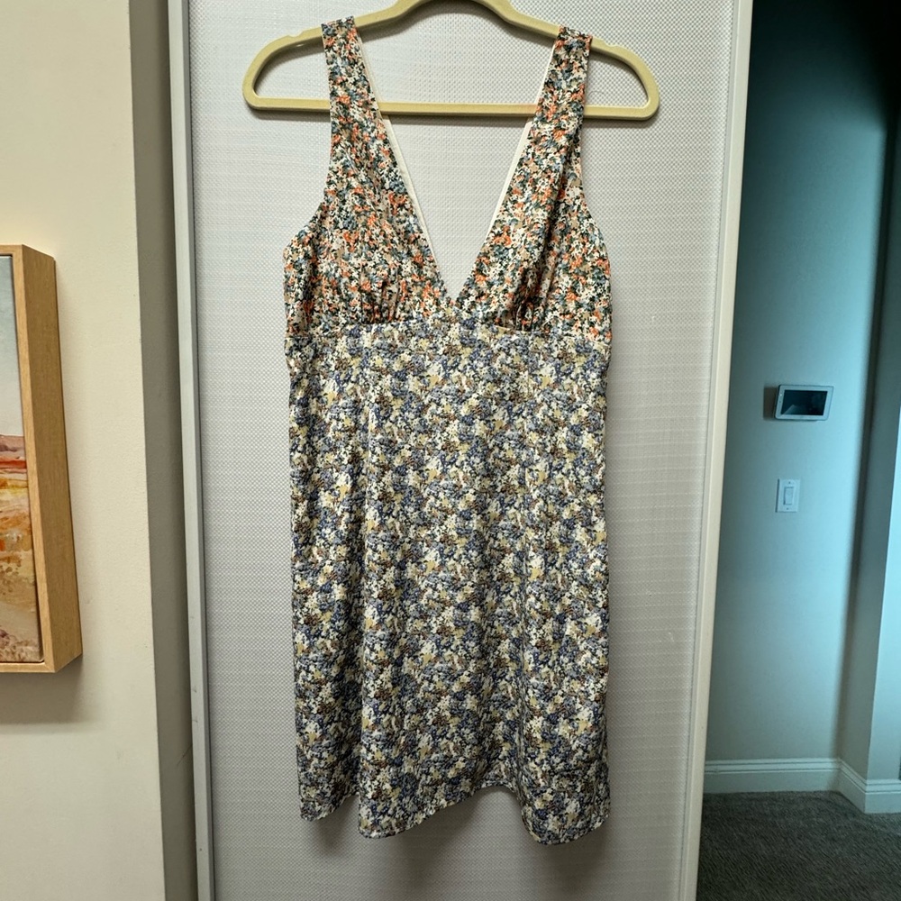 VICI brand mini dress. Size medium. Never worn.